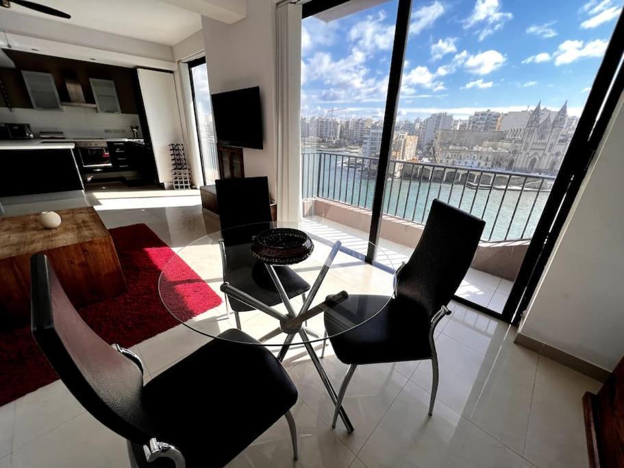Seafront Meridionale 2Bedroom Apartment Saint Julian's Bagian luar foto