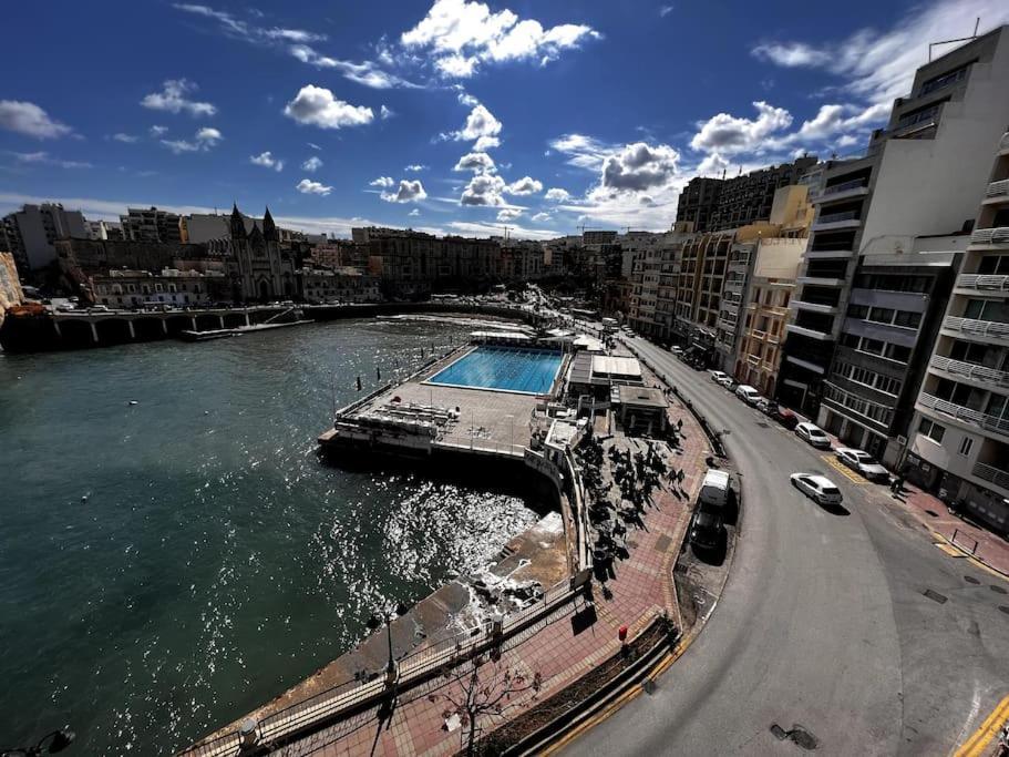 Seafront Meridionale 2Bedroom Apartment Saint Julian's Bagian luar foto